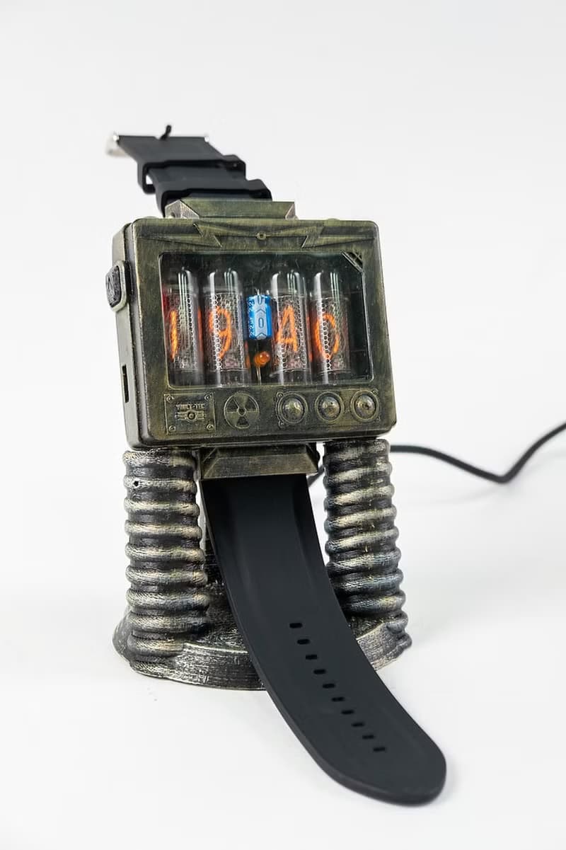 Nixie Tube Watch IN-16 with chronograph