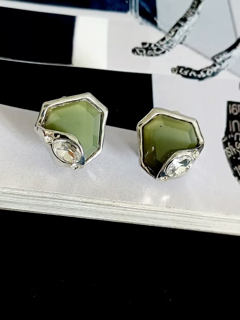 vintage jewelry  典雅墨綠塑料幾何造型 夾式耳環