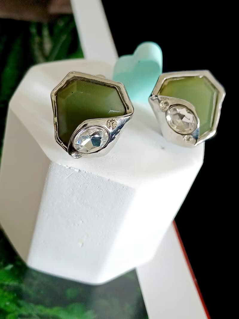 vintage jewelry  典雅墨綠塑料幾何造型 夾式耳環