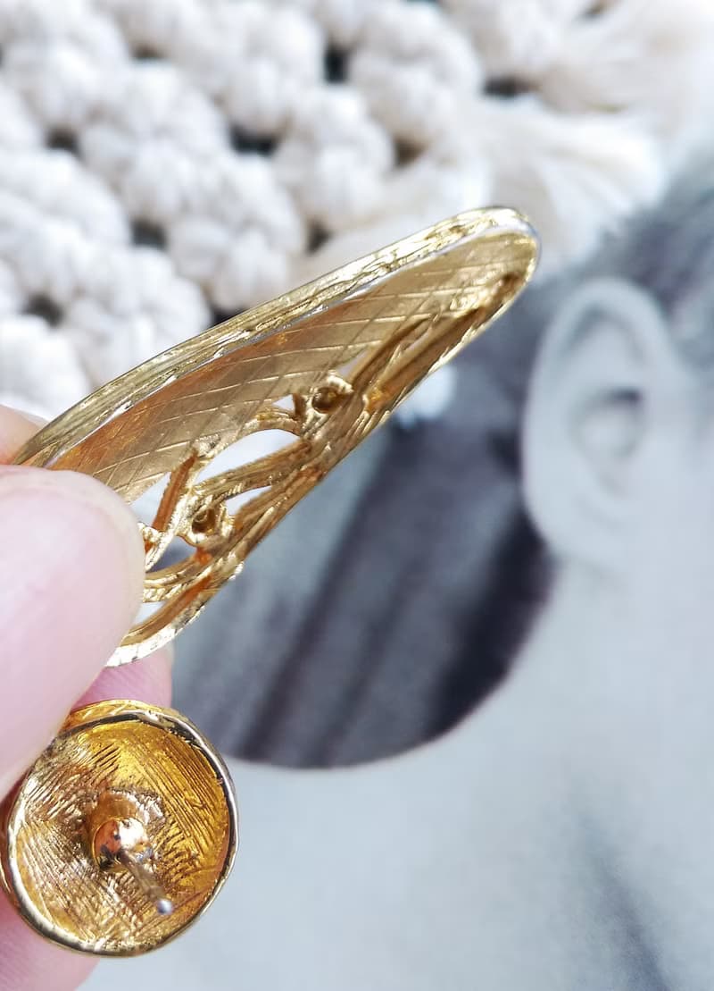 Vintage Jewelry 西洋古董飾品 簍空奶白琺瑯 垂墜 針式耳環