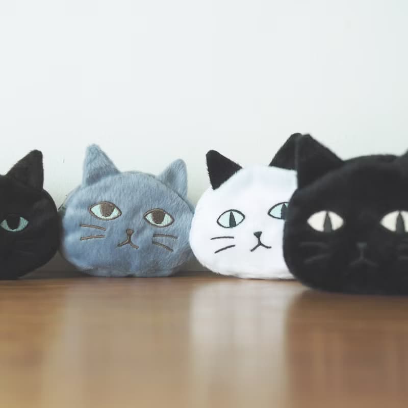 mini fluffy cat pouch