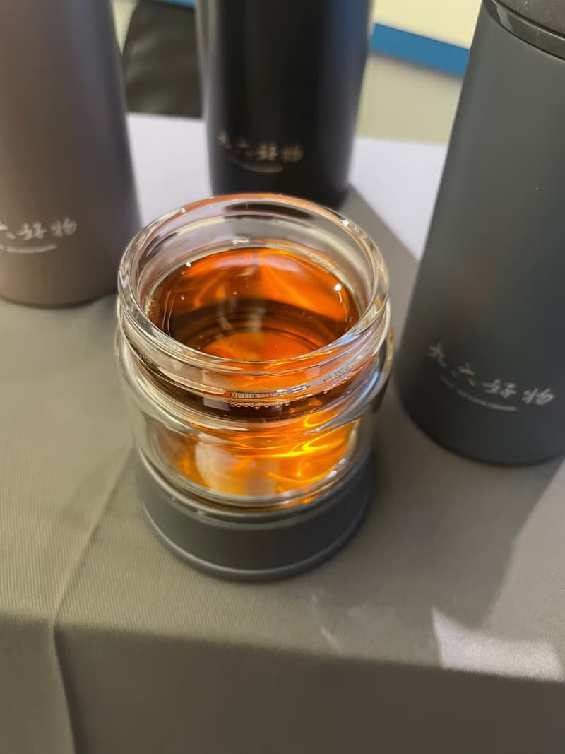 【孝心茶具】翻轉保溫杯 / 茶水分離