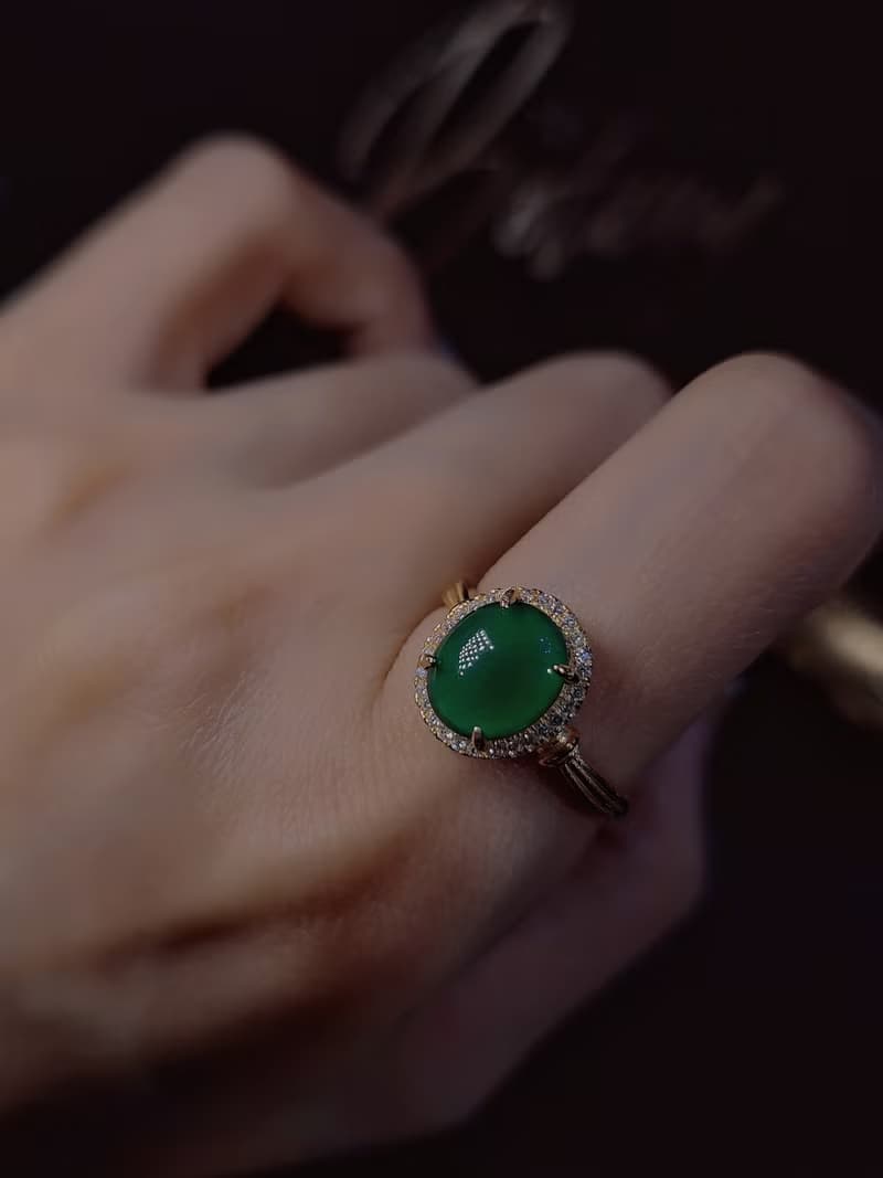 |貴氣招財|A貨翡翠冰玻綠大蛋面9.5mm純銀鍍18k黃簡約戒指