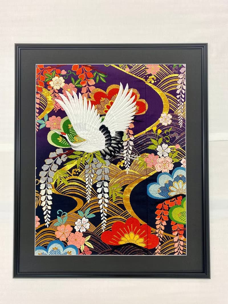 【きもの額装】113　色打掛　刺繍着物　紫　鶴　縁起物　和モダンインテリア　和室　引越祝い　新築祝い　長寿祝い made in japan