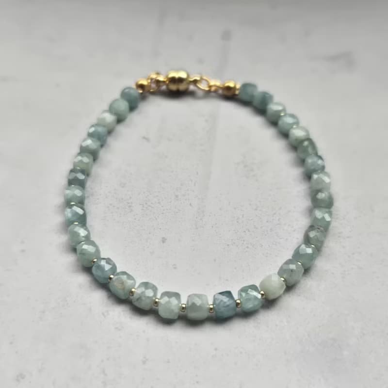 ブルーグリーンカイヤナイト 天然石ブレスレット　医療用ステンレス　マグネット式　高品質