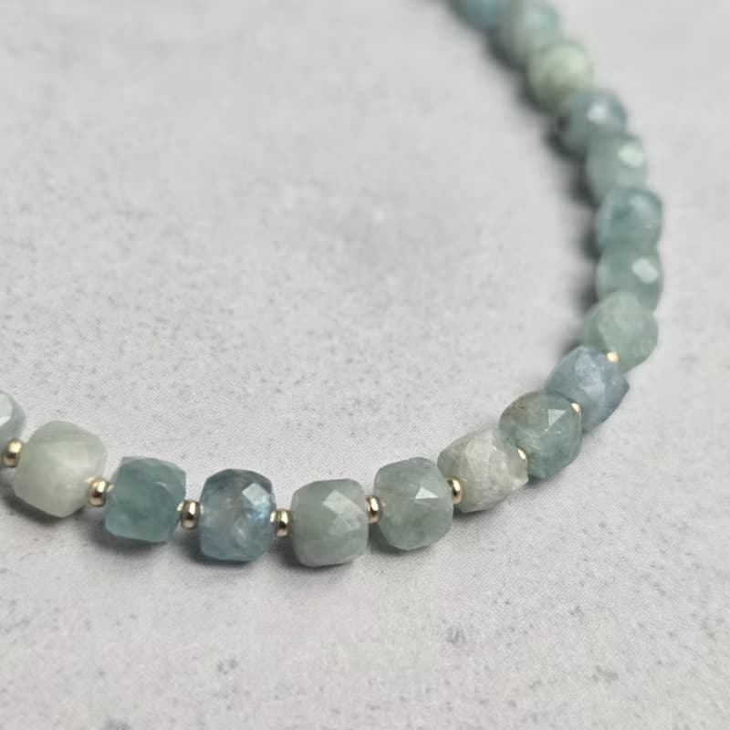 ブルーグリーンカイヤナイト 天然石ブレスレット　医療用ステンレス　マグネット式　高品質