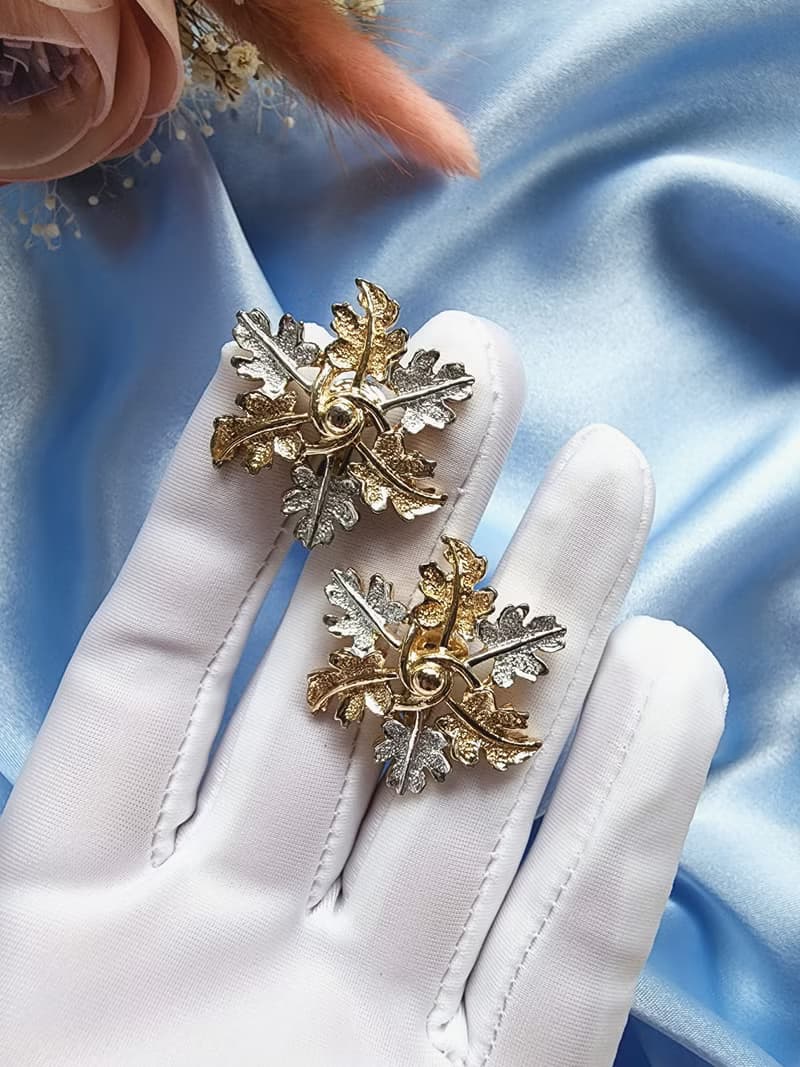 美國西洋古董飾品 / SARAH COV金銀楓葉螺旋夾式耳環/復古首飾