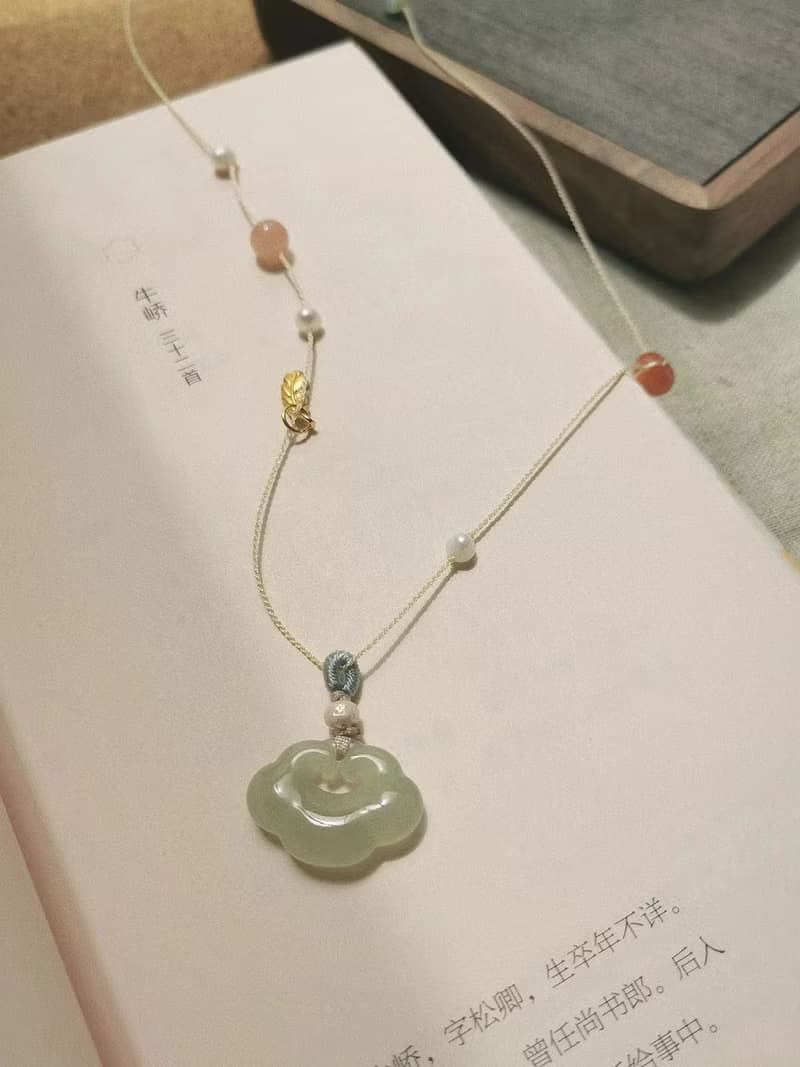 和田玉平安鎖項鏈