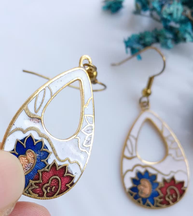 Vintage Jewelry 西洋古董飾品 白底花卉 景泰藍 耳勾 針式耳環
