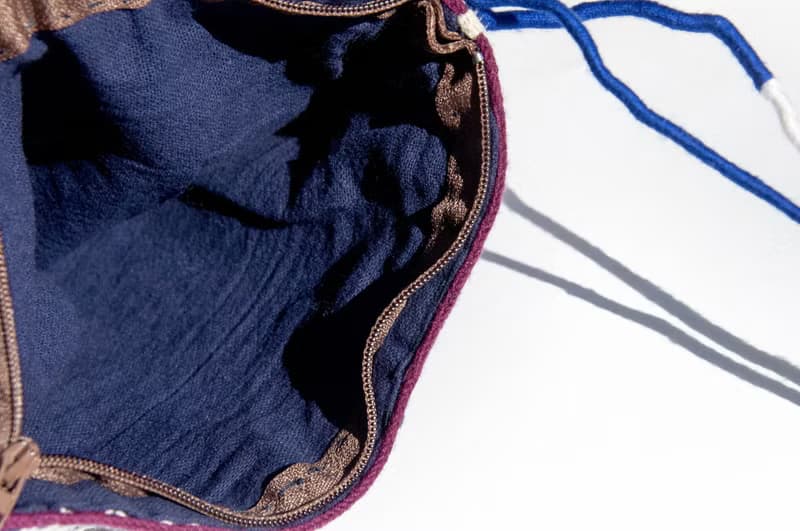 手縫純棉布側背包/刺繡斜背包/刺繡肩背包/indigo手縫藍染包-花朵