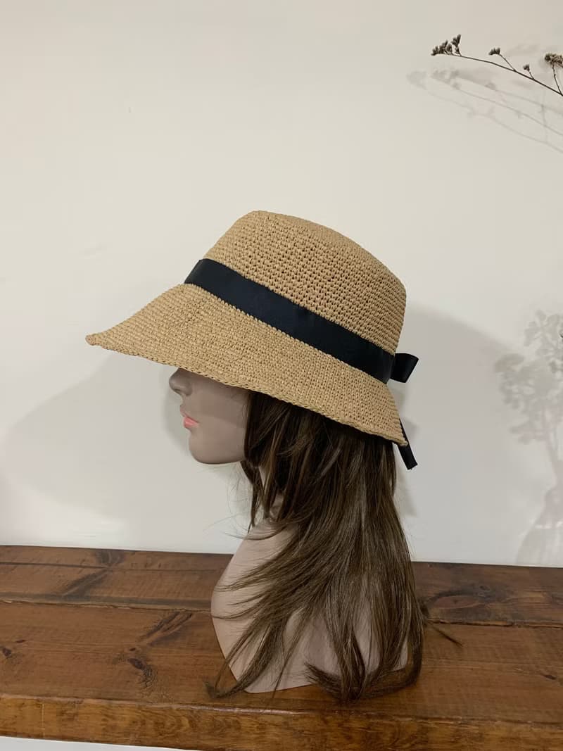 手作。夏天平頂帽/前長後短夏天草帽。。精緻。小麥色。日本線材