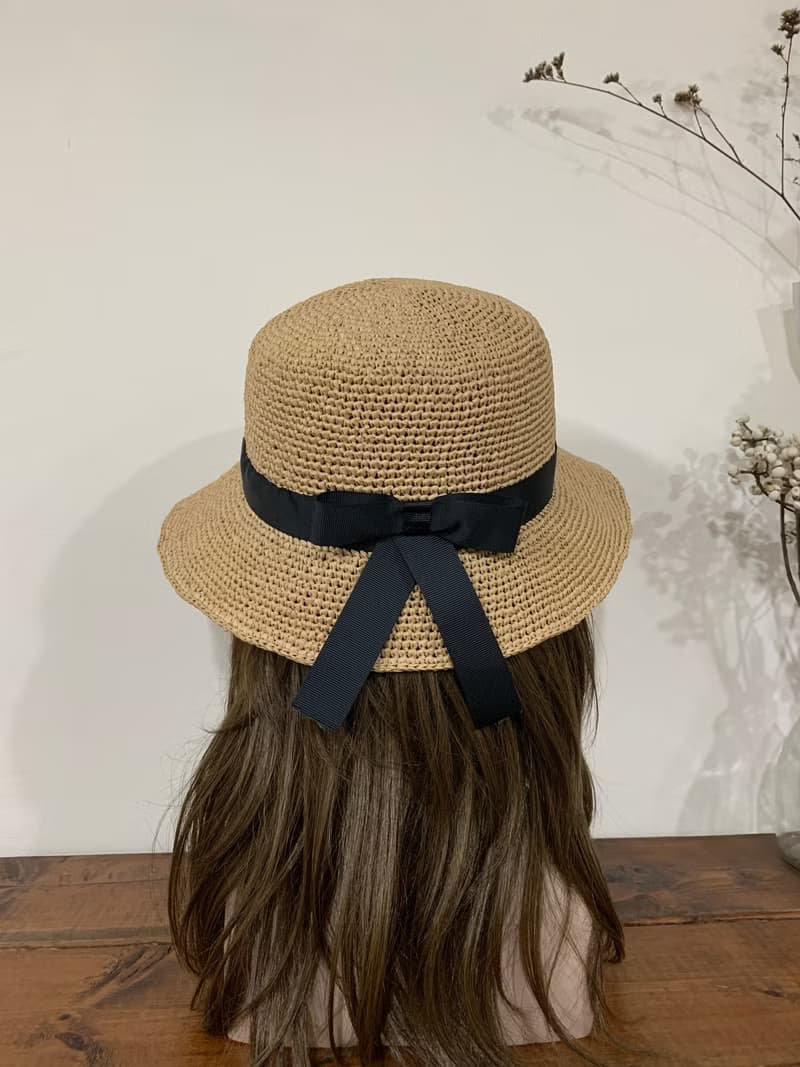 手作。夏天平頂帽/前長後短夏天草帽。。精緻。小麥色。日本線材