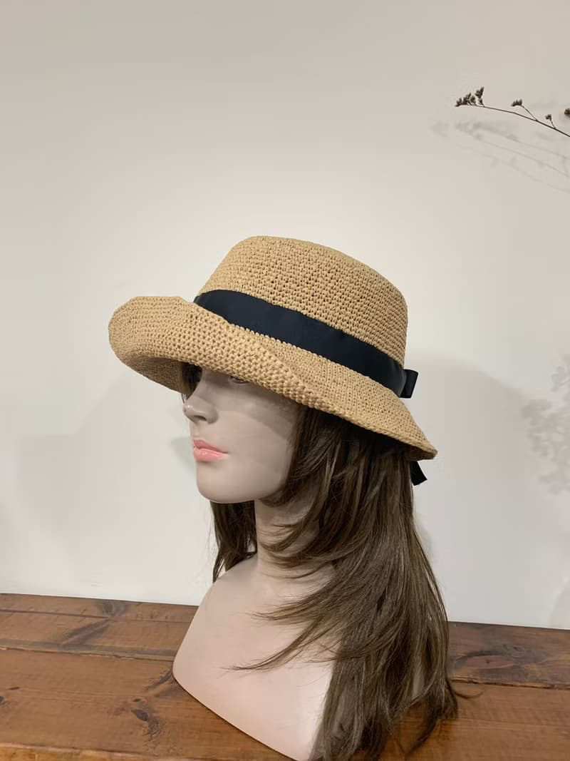 手作。夏天平頂帽/前長後短夏天草帽。。精緻。小麥色。日本線材
