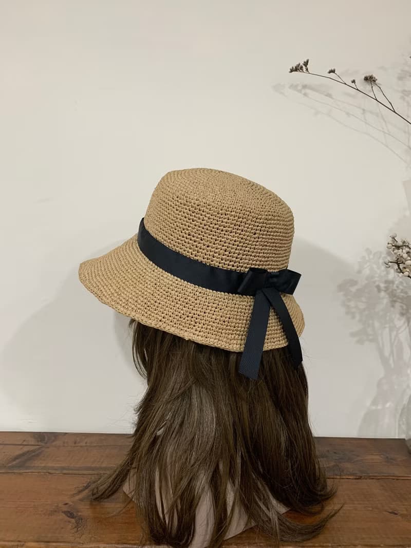 手作。夏天平頂帽/前長後短夏天草帽。。精緻。小麥色。日本線材