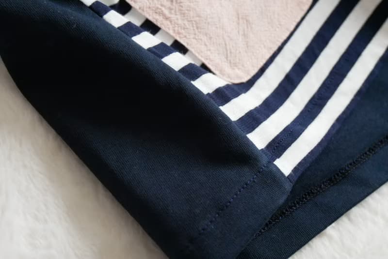 子供服　ネイビーボーダーTシャツ