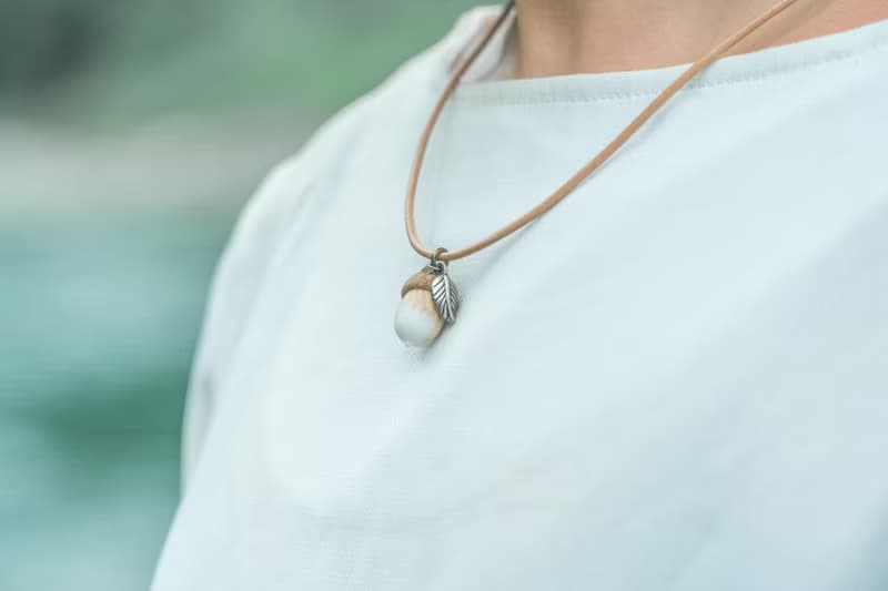 擴香項鍊 秋季霧面白樹脂栓木橡果