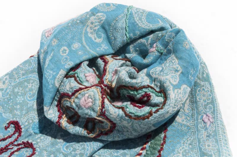 羊絨毯刺繡羊毛披肩/針織圍巾/刺繡圍巾/羊絨披巾/喀什米爾Cashmere 聖誕禮物 情人節禮物 交換禮物 生日禮物-花