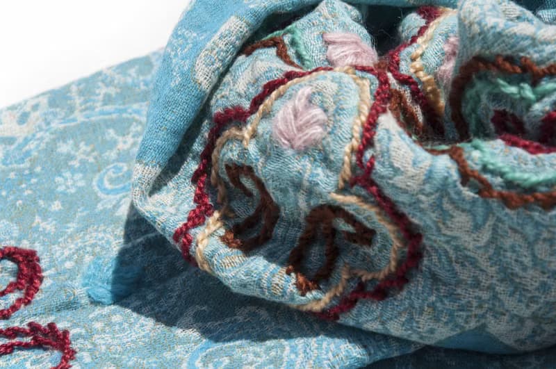 羊絨毯刺繡羊毛披肩/針織圍巾/刺繡圍巾/羊絨披巾/喀什米爾Cashmere 聖誕禮物 情人節禮物 交換禮物 生日禮物-花