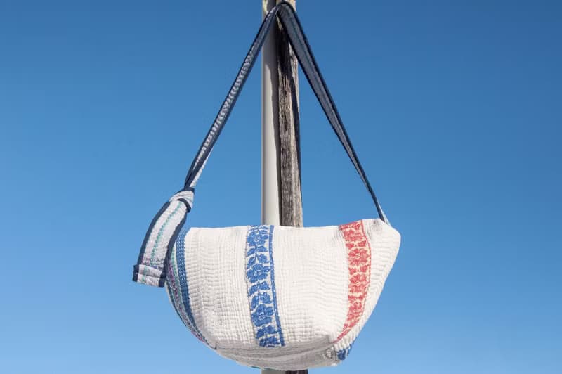 隨身腰包 古布腰包 手工刺繡側背包 斜背包 胸前隨身包 單肩包-白