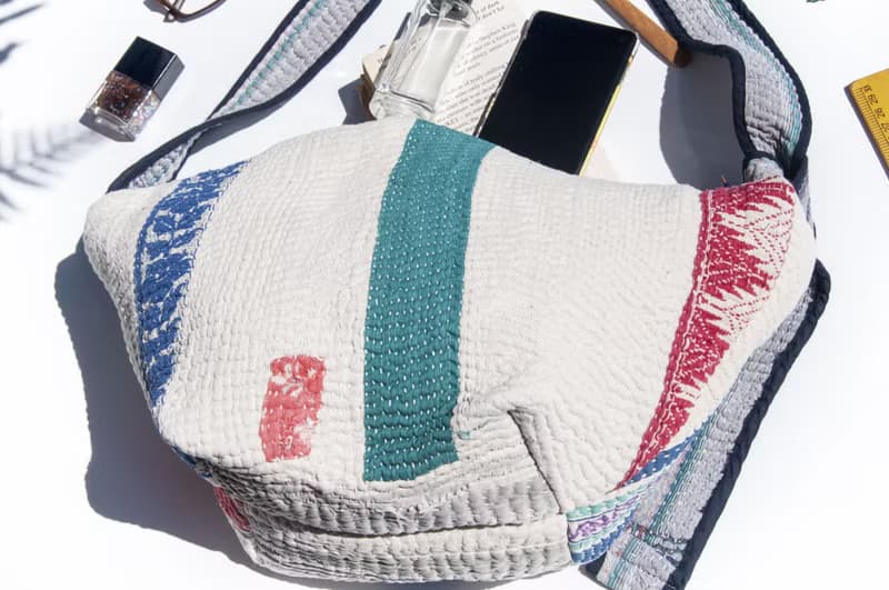 隨身腰包 古布腰包 手工刺繡側背包 斜背包 胸前隨身包 單肩包-白