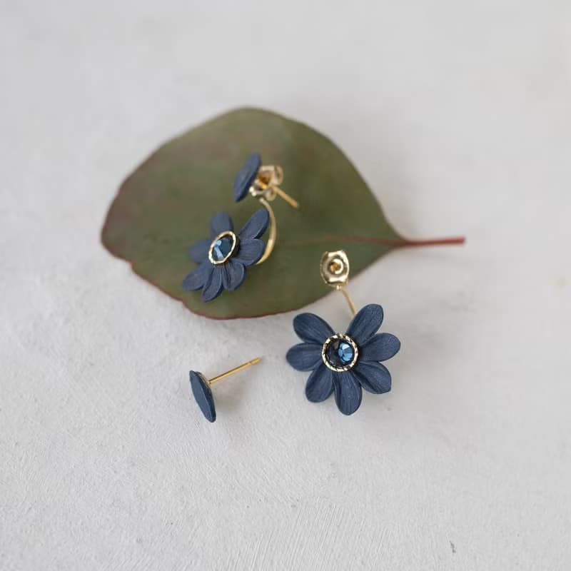 【限時】花算命 軟陶耳環 / 耳針 / 耳夾 / 海軍藍 雛菊
