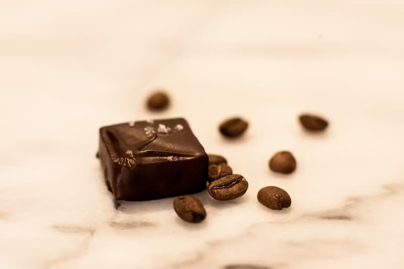 需預訂亞得里亞海- chocolat R咖啡海鹽手工巧克力(4入/盒)