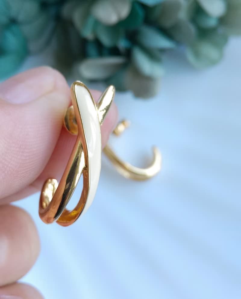 Vintage Jewelry 西洋古董飾品 TRIFARI 簡約 C圈 琺瑯 針式耳環