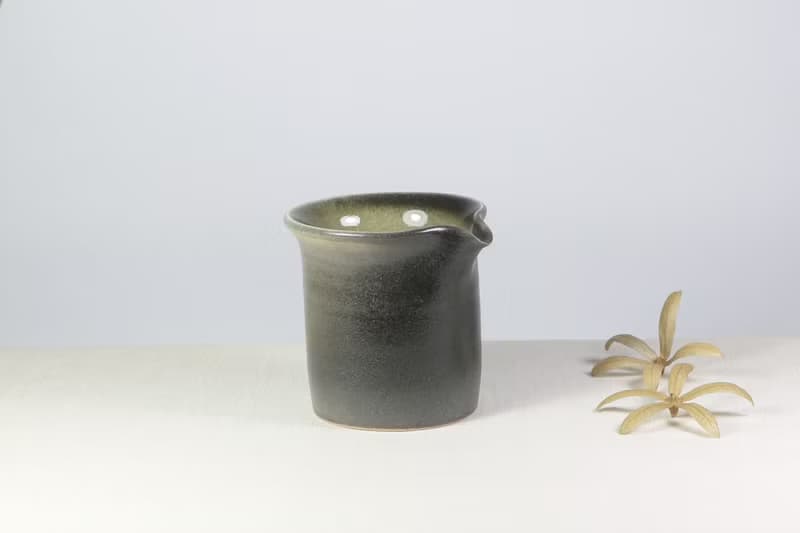 深綠梅灰小茶盅