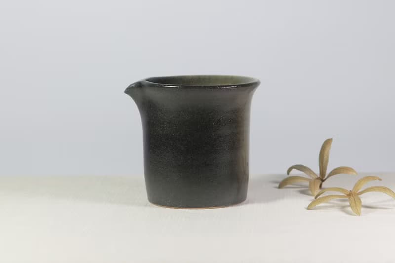 深綠梅灰小茶盅