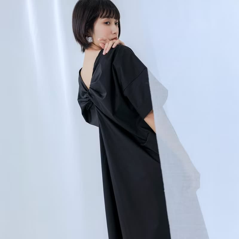 小露背扭結洋裝
