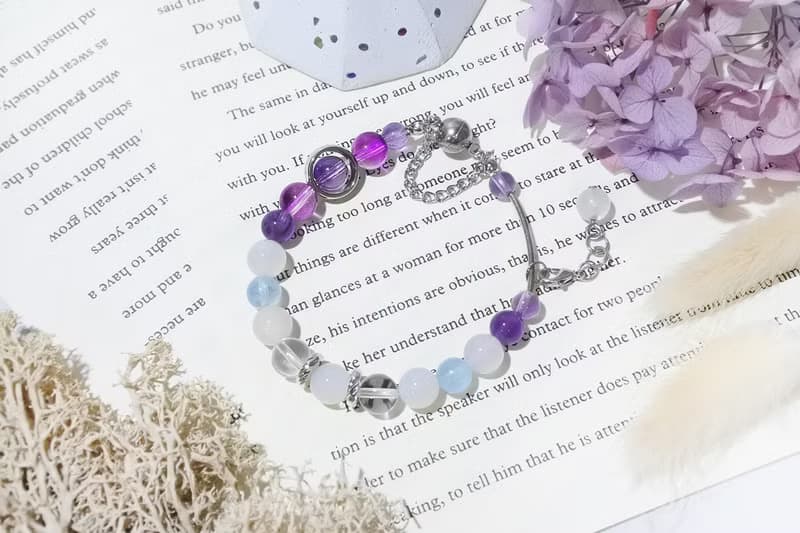 信箱裡的紫羅蘭 – 天然水晶手鍊