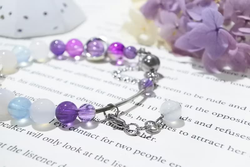 信箱裡的紫羅蘭 – 天然水晶手鍊