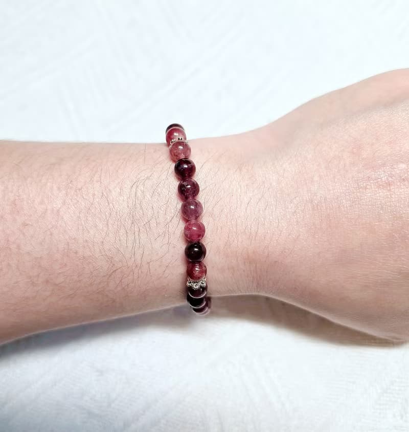 天然彩尖晶石簡約設計款手串