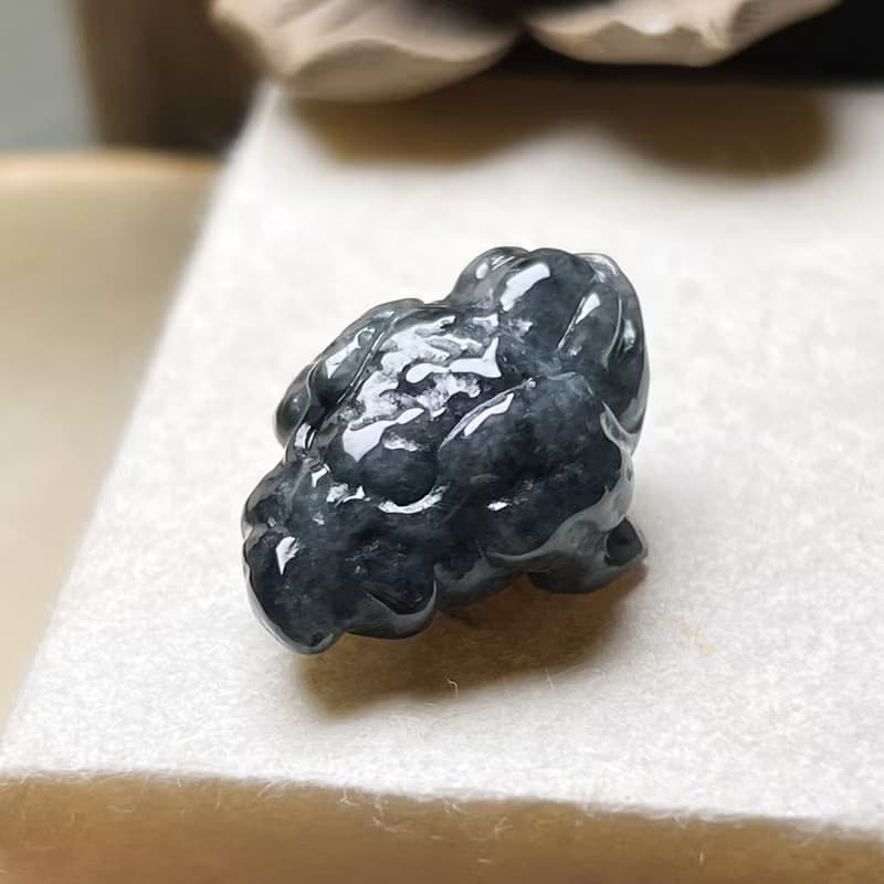 【招財神獸】烏雞翡翠三腳蟾蜍 | 天然緬甸玉A貨翡翠 | 送禮