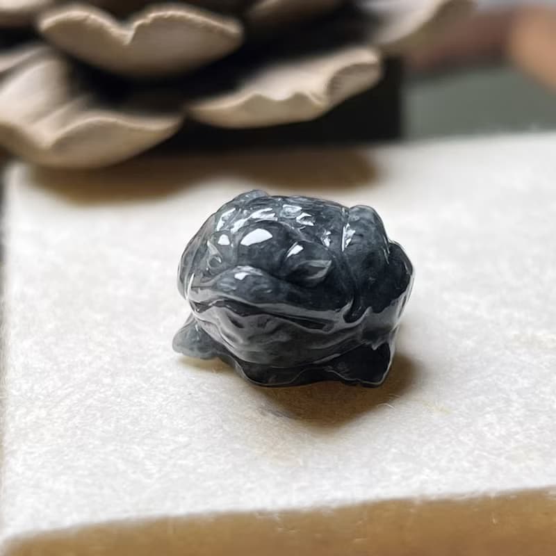 【招財神獸】烏雞翡翠三腳蟾蜍 | 天然緬甸玉A貨翡翠 | 送禮