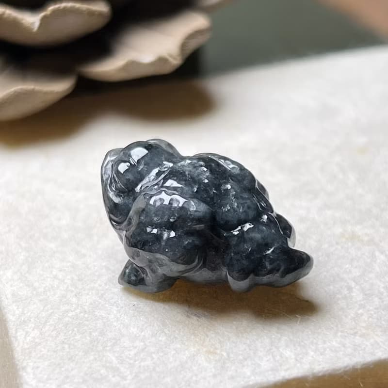 【招財神獸】烏雞翡翠三腳蟾蜍 | 天然緬甸玉A貨翡翠 | 送禮