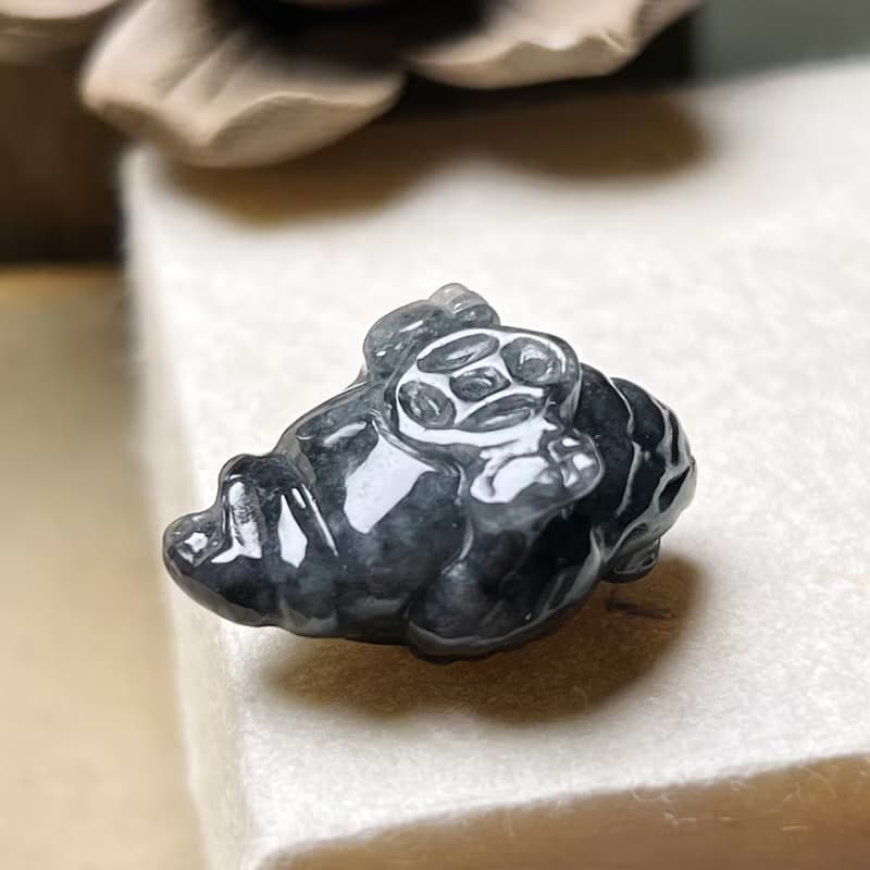 【招財神獸】烏雞翡翠三腳蟾蜍 | 天然緬甸玉A貨翡翠 | 送禮