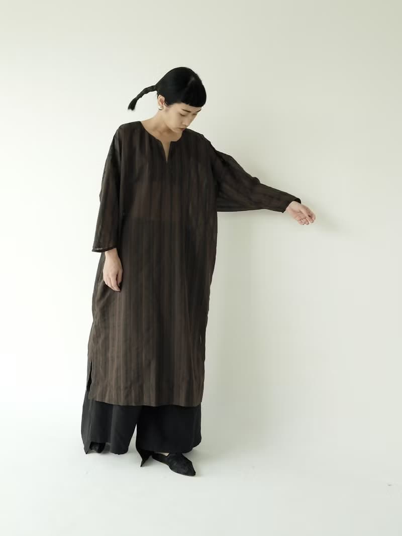 川 衣 WEAR BEING  連肩翅膀袖型蠶絲洋裝  咖啡條紋