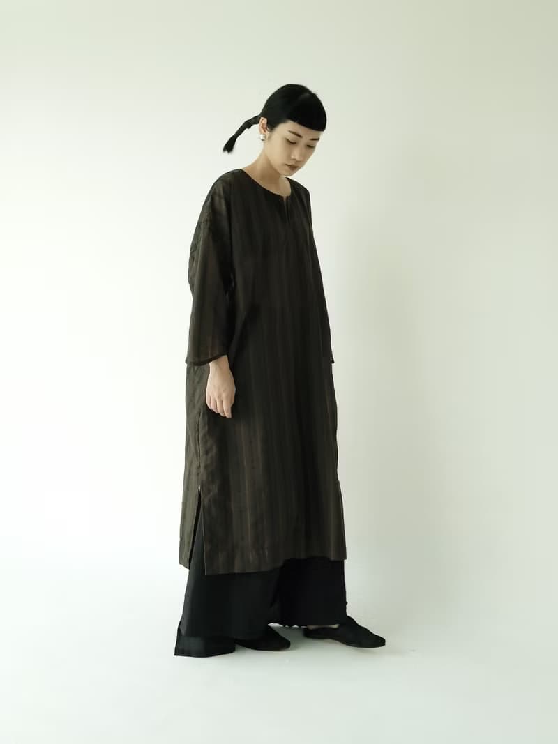 川 衣 WEAR BEING  連肩翅膀袖型蠶絲洋裝  咖啡條紋
