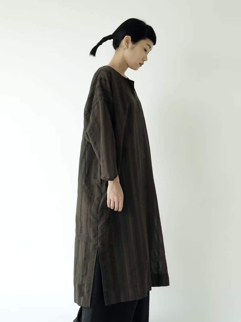川 衣 WEAR BEING  連肩翅膀袖型蠶絲洋裝  咖啡條紋