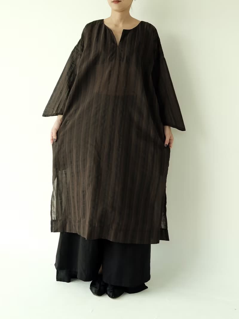 川 衣 WEAR BEING  連肩翅膀袖型蠶絲洋裝  咖啡條紋