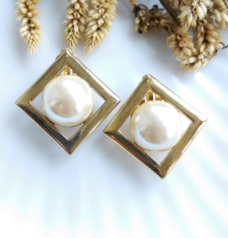Vintage Jewelry 西洋古董飾品 都會金框 仿珠 夾式耳環