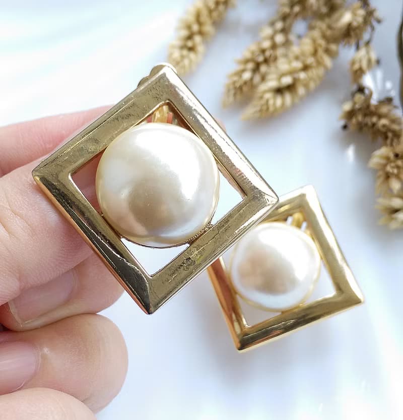 Vintage Jewelry 西洋古董飾品 都會金框 仿珠 夾式耳環
