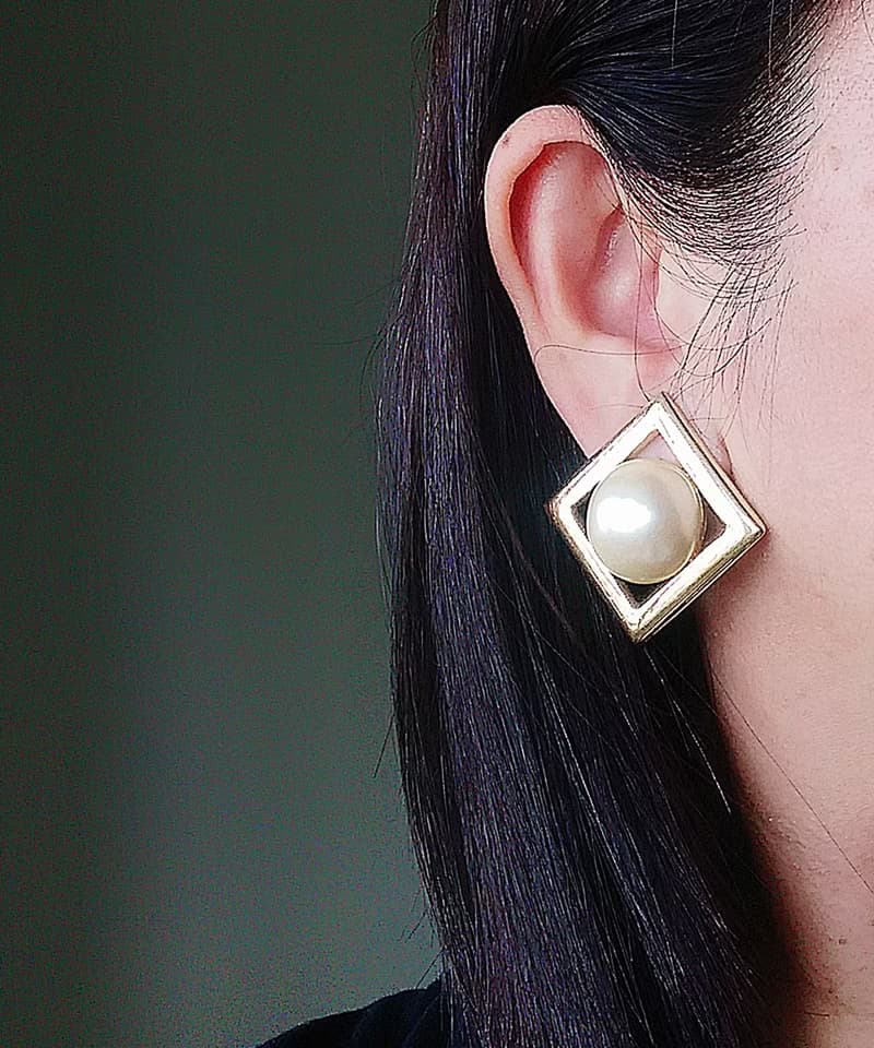 Vintage Jewelry 西洋古董飾品 都會金框 仿珠 夾式耳環
