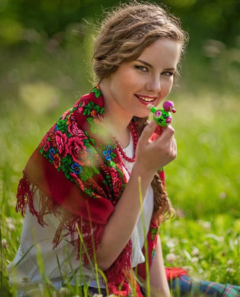Authentic Pavlovo Posad Russian Shawl Scarf Soft 100% Wool 89x89 cm 190-5 Red