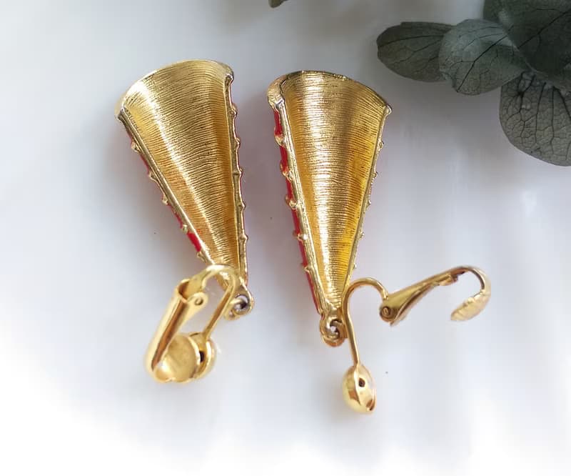 Vintage Jewelry 西洋古董飾品 垂墜 紅琺瑯 長帽款 夾式耳環