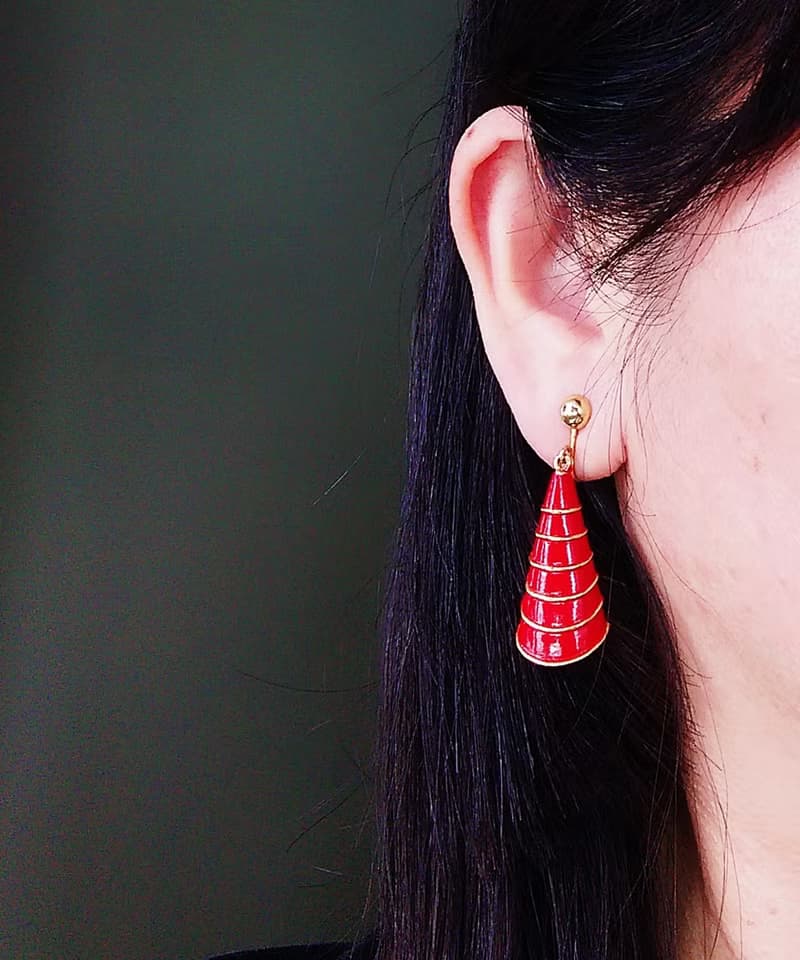 Vintage Jewelry 西洋古董飾品 垂墜 紅琺瑯 長帽款 夾式耳環