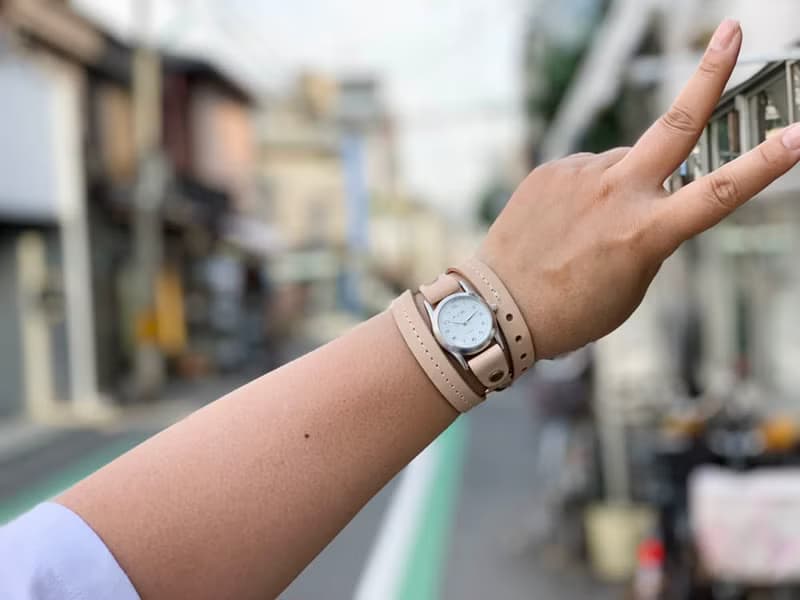ROLL　シンプルが好き素朴を味わう　ロールアップ腕時計　ブレスレット感覚　RUW-WWWW-W