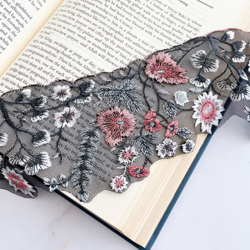 ブラック/ 秘密の花園 /オーガンジーのフラワー刺繍のチョーカー　 SV460BK