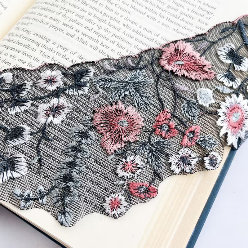 ブラック/ 秘密の花園 /オーガンジーのフラワー刺繍のチョーカー　 SV460BK